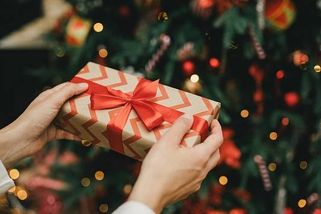 Kdy nejpozději objednat dárky, aby přišly do Vánoc? Dopravci stanovili den D